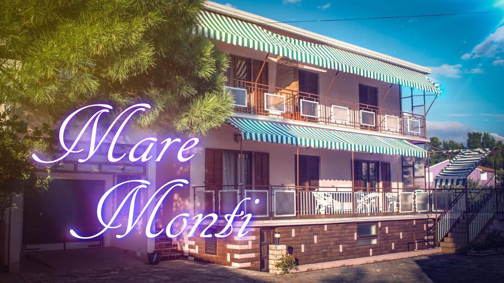 Apartments And Rooms Mare-Monti Starigrad Paklenica Exterior photo