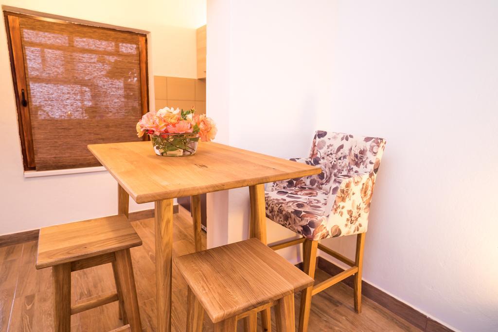 Apartments And Rooms Mare-Monti Starigrad Paklenica Exterior photo